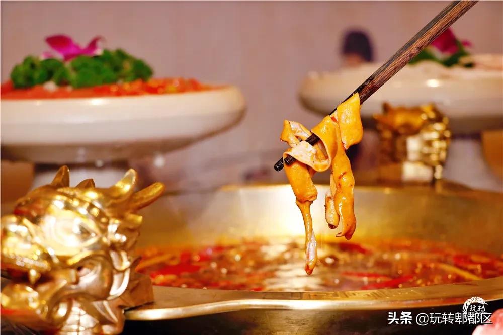 日均爆排1000+！壕涮八道硬核招牌，明星接连翻牌的巴蜀火锅来了