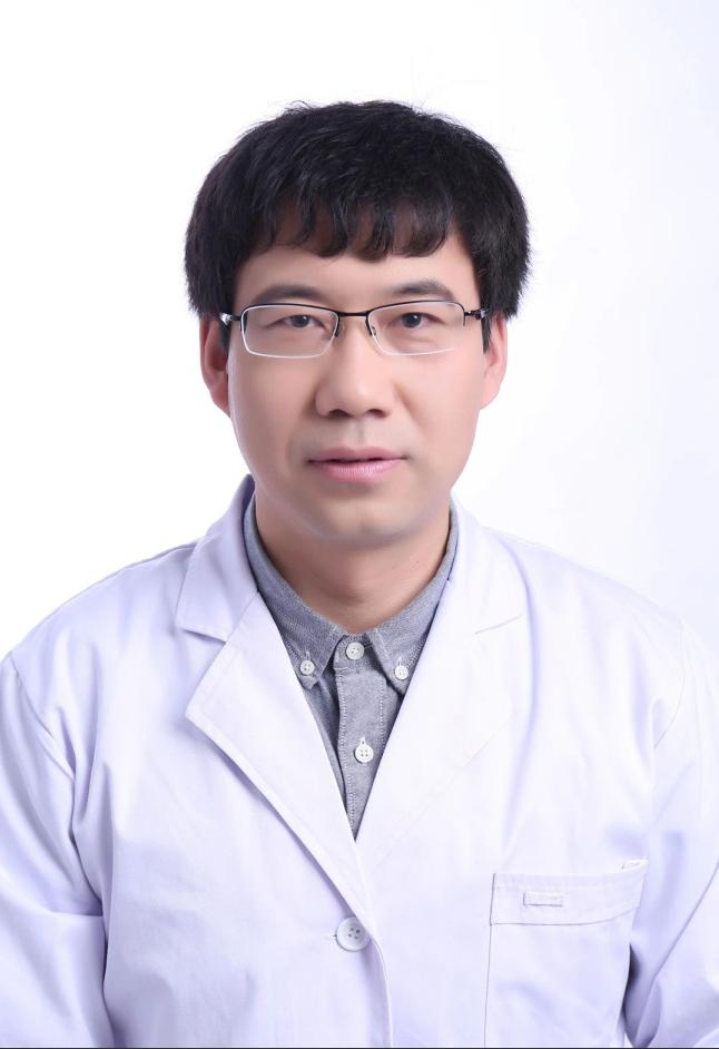 走进学者型院长的思维花园  专访明安星动物医院院长刘德