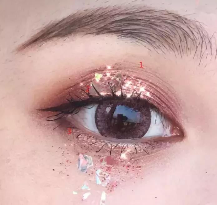 适合去音乐节的妆容教程,a到爆的女生妆