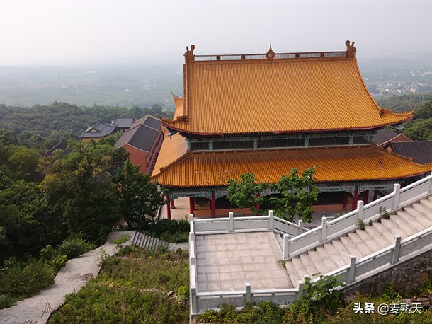 去偶遇朝气蓬勃的老年人,遇到一位很淳朴的老人