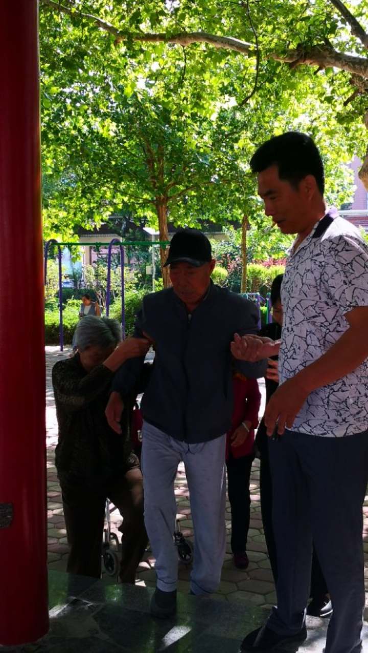 舅舅肺癌外甥有遗传基因吗,舅舅肺癌算不算家族史