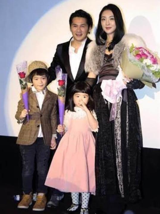 曹格吴速玲为女儿庆生发量惹人羡,曹格吴速玲婚礼