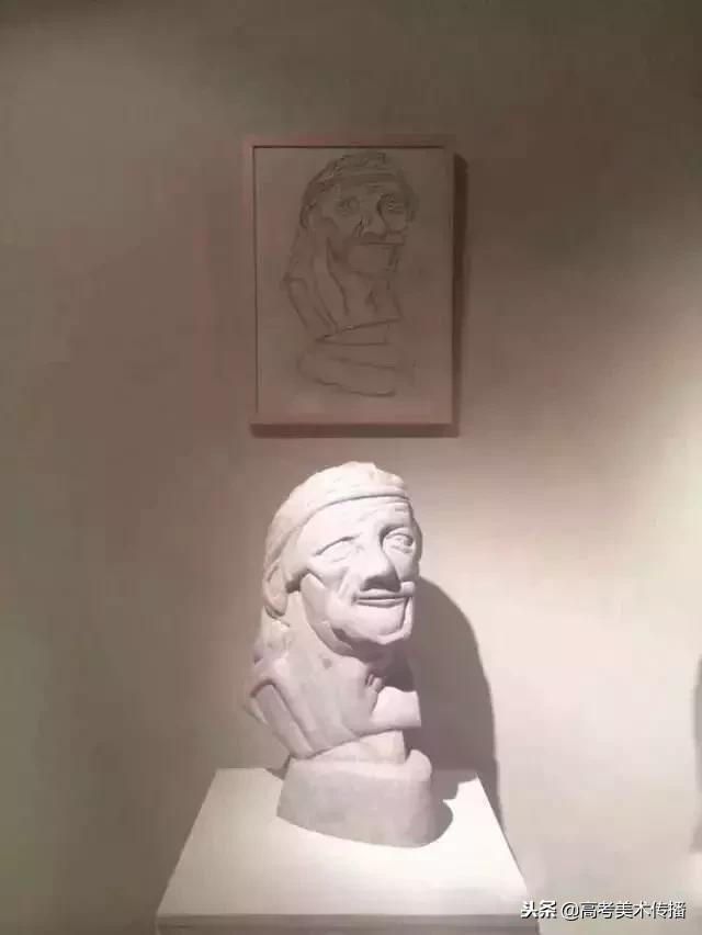 画素描石膏像的少年天才,素描真的可以把人画得活灵活现