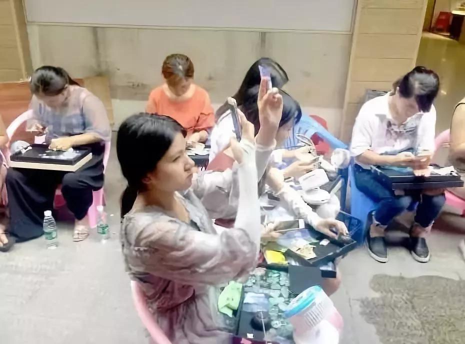 200万缅币捡漏手镯,翡翠手镯捡漏缅甸