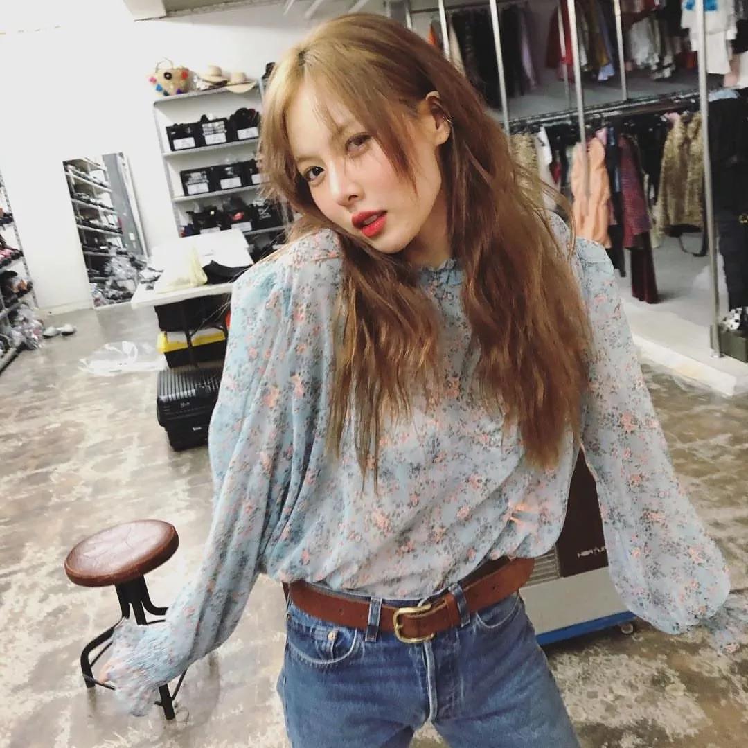 绿色丝绸吊带蝴蝶结金泫雅同款,金泫雅同款穿搭