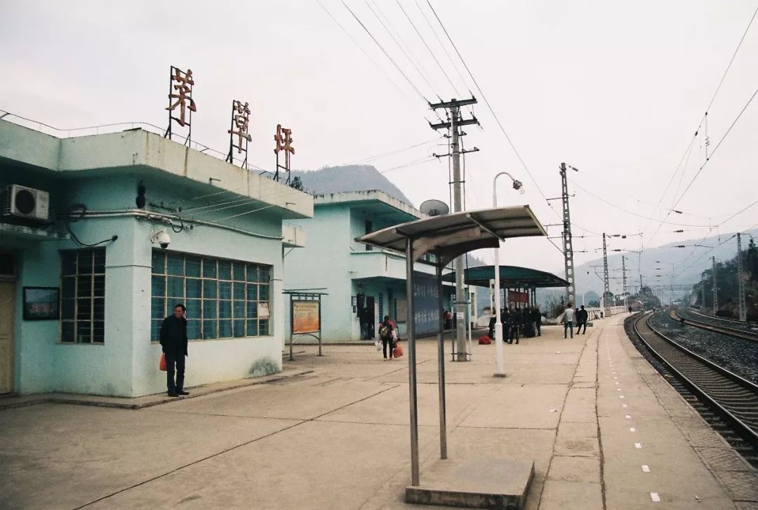 中国哪里还有绿皮火车,中国哪个城市绿皮火车最多