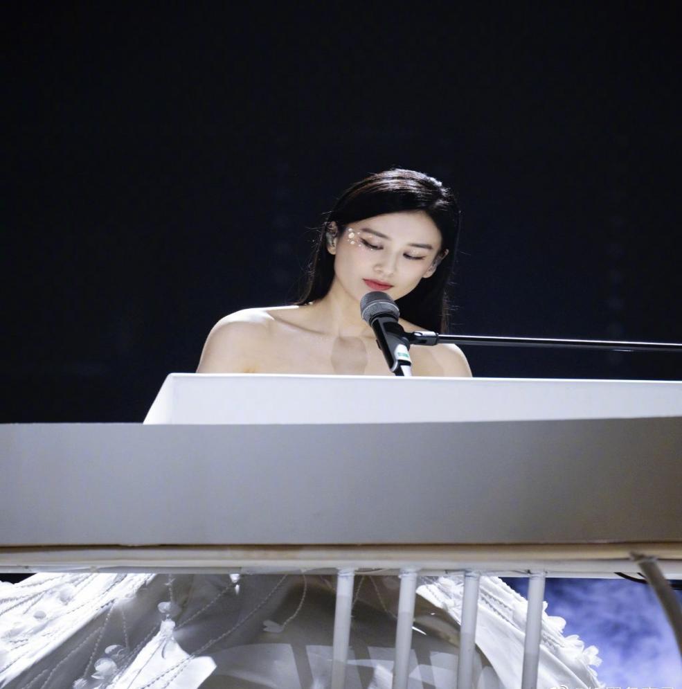 黄圣依到底有多壕,黄圣依有多奢侈