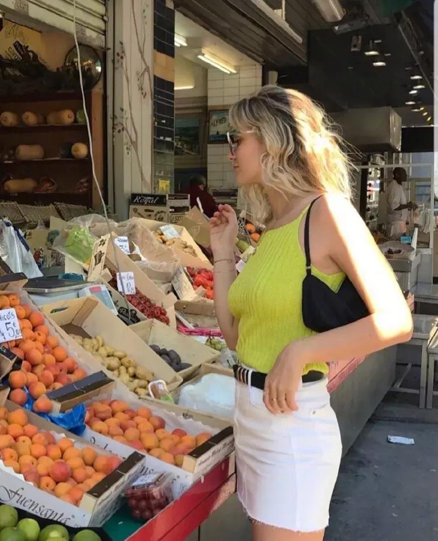 刘雯蕾丝服装,刘雯jennie