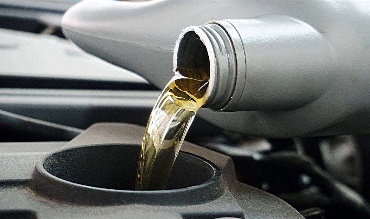 发动机机油有必要用好的嘛,小知识发动机润滑油