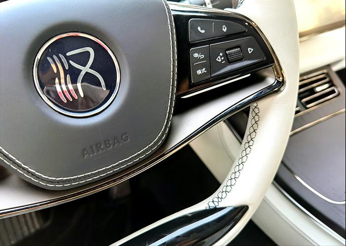 比亚迪汉ev浅色版,比亚迪汉ev内饰白色会变黄