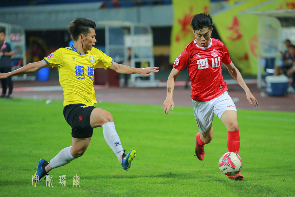 输了一起扛赢了一起狂下一句,输了一起扛赢了一起狂是什么歌