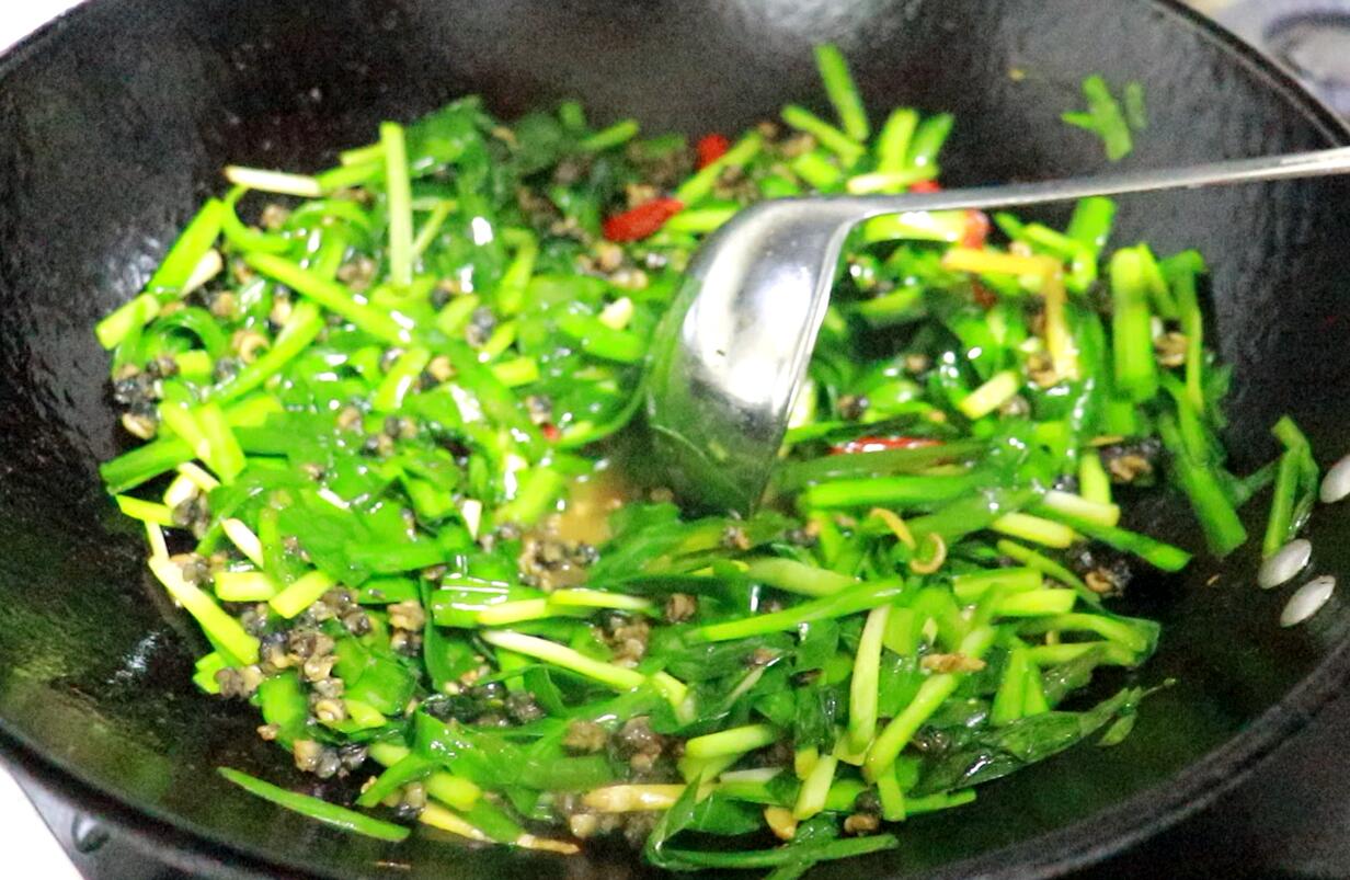 安徽泾县韭菜炒螺丝肉,螺丝肉可以跟鸡蛋韭菜一起吃吗
