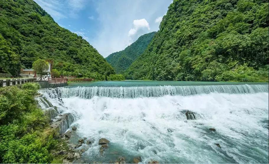 上焦山看云海，奇趣动物之旅，这个地方离成都只有4个小时车程