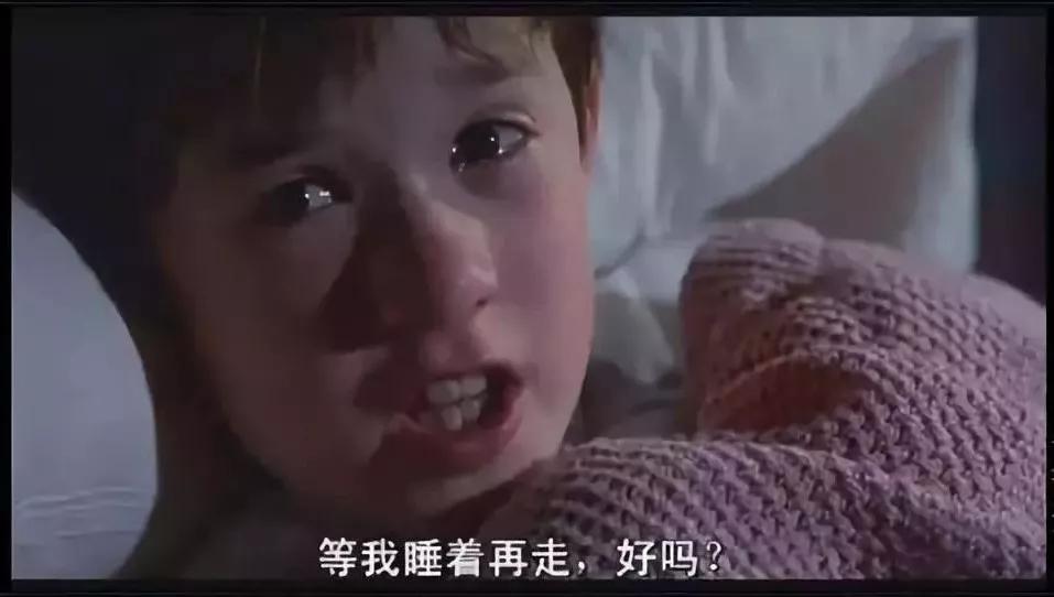 孩子总是摸妈妈的耳朵是什么原因,婴幼儿喜欢揪耳朵