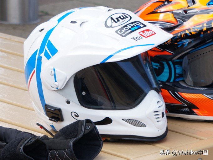 shoei与arai哪个好,shoei和arai外观颜值