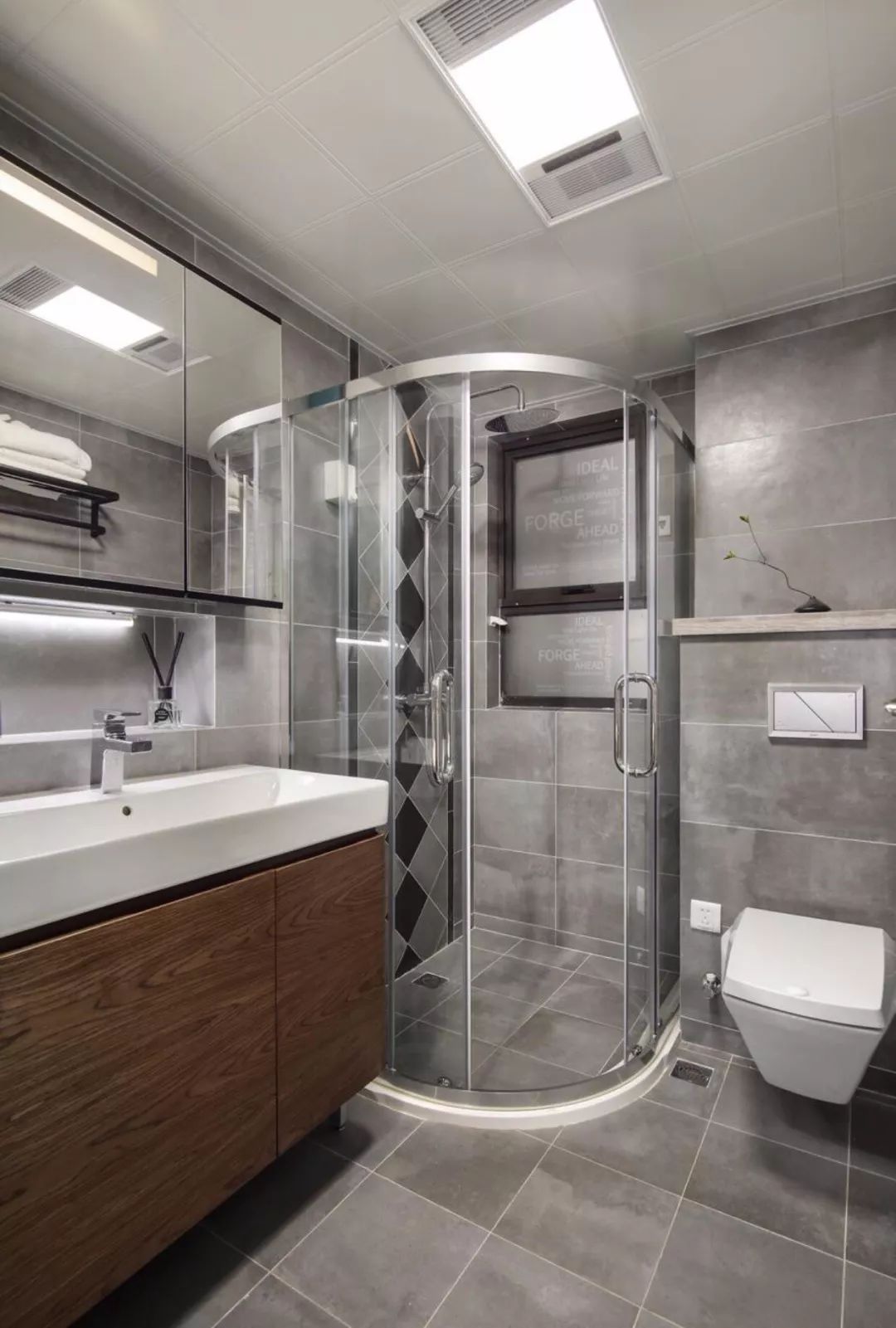 壁挂式马桶卫生间预留尺寸,什么样的卫生间适合壁挂马桶