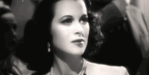 世界第一位全裸女星：嫁*火军**商，发明专利，艳极一时为何晚年凄惨