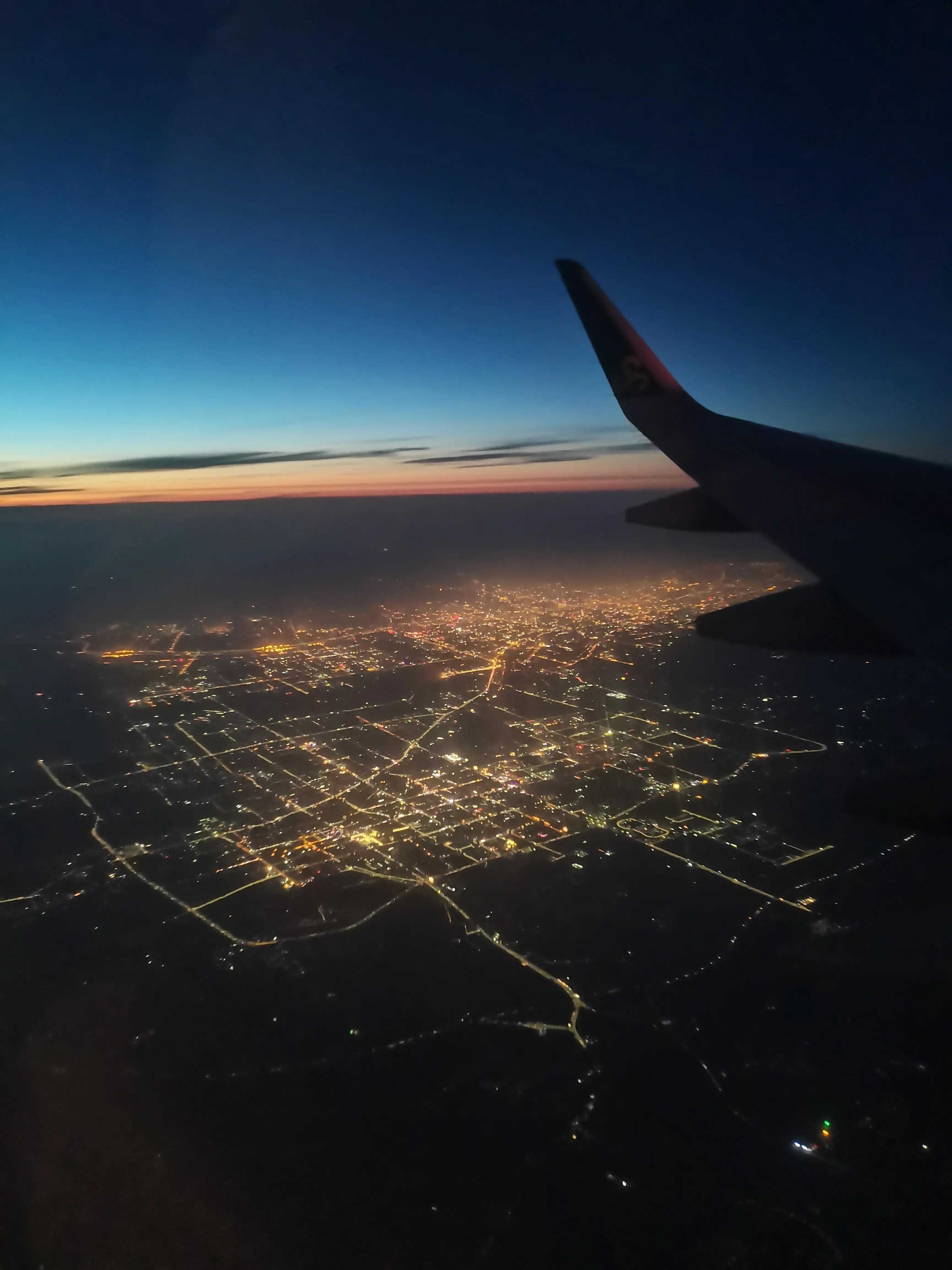 三亚女孩摆摊创业,三亚创业做什么生意好