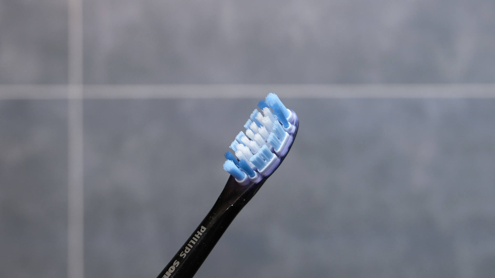 种植牙推荐电动牙刷,根据自己的牙选择电动牙刷