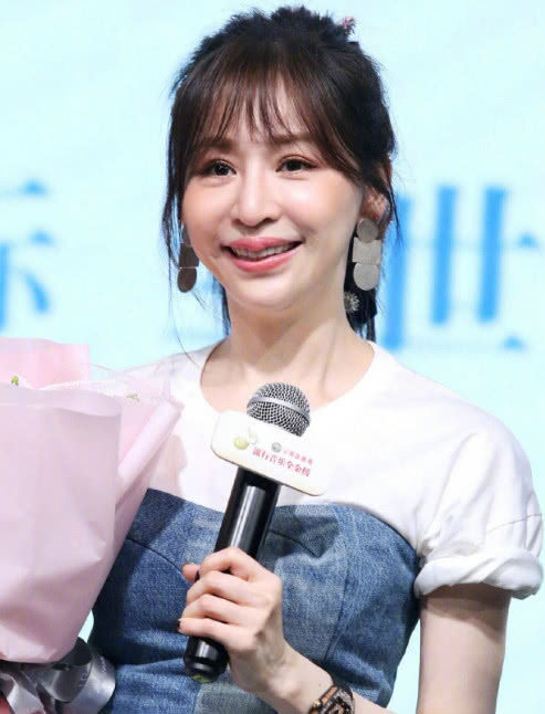 王心凌跳舞最僵硬的一次,王心凌卖萌装可爱脸部僵硬认不出