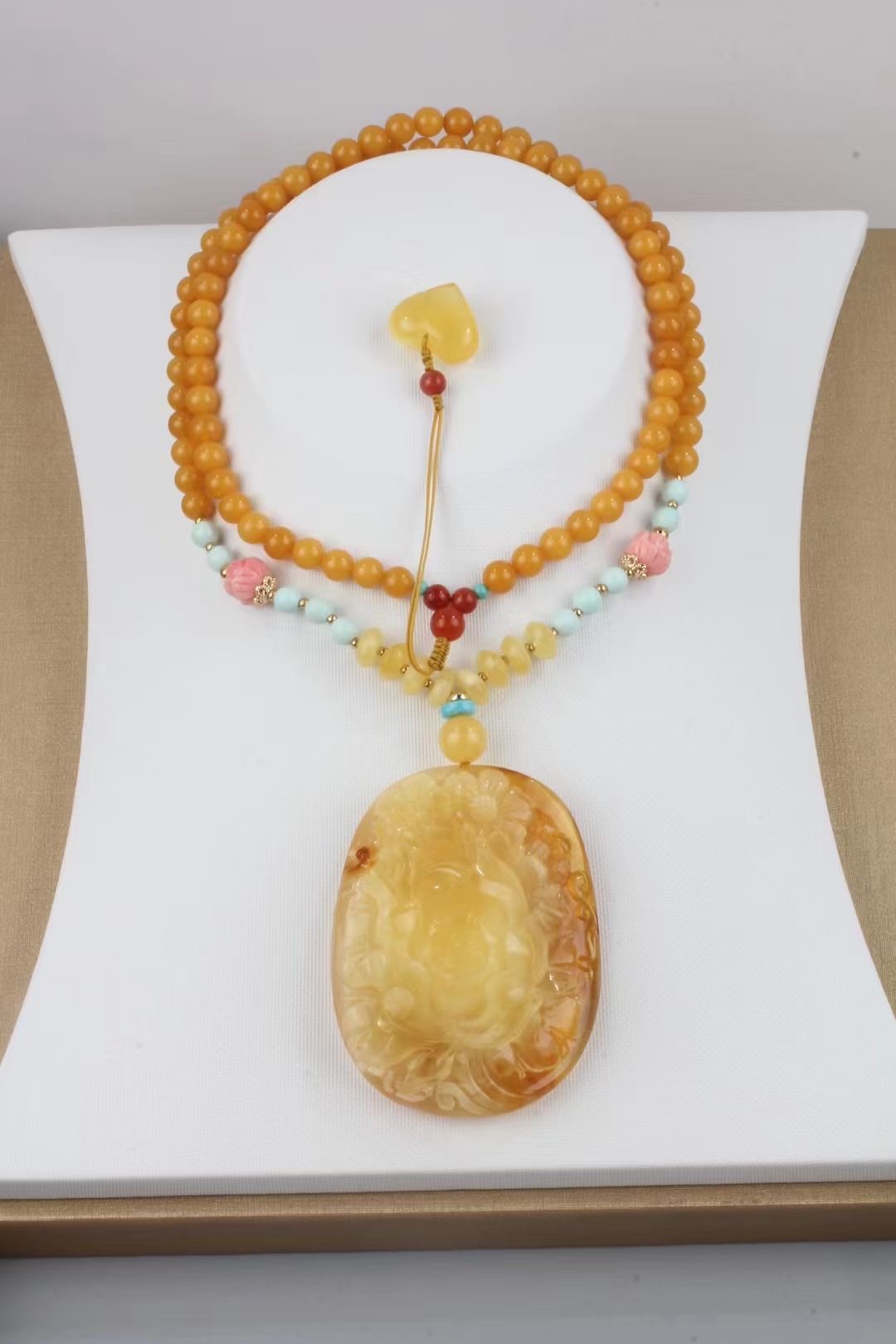 烤色蜜蜡和纯天然蜜蜡的区别,烤色蜜蜡和老蜜蜡的荧光区别