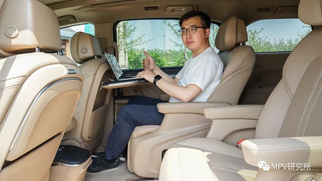 别克新gl8商务车报价及图片,别克gl8es尊享版新车优惠多少