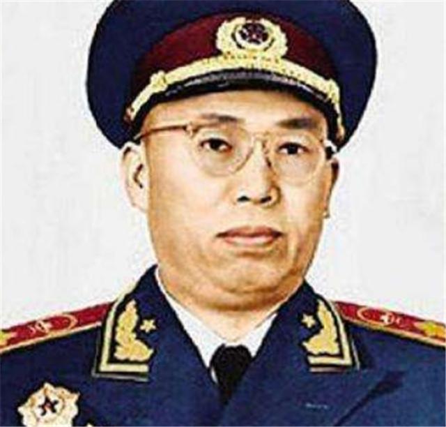 十大元帅中只有他上过大学，却因资历最浅受争议，主动降级被拒绝