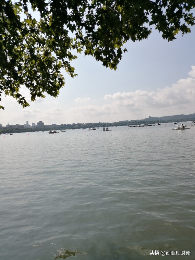 用互联网思维做服装批发生意,服装尾货批发生意怎么样