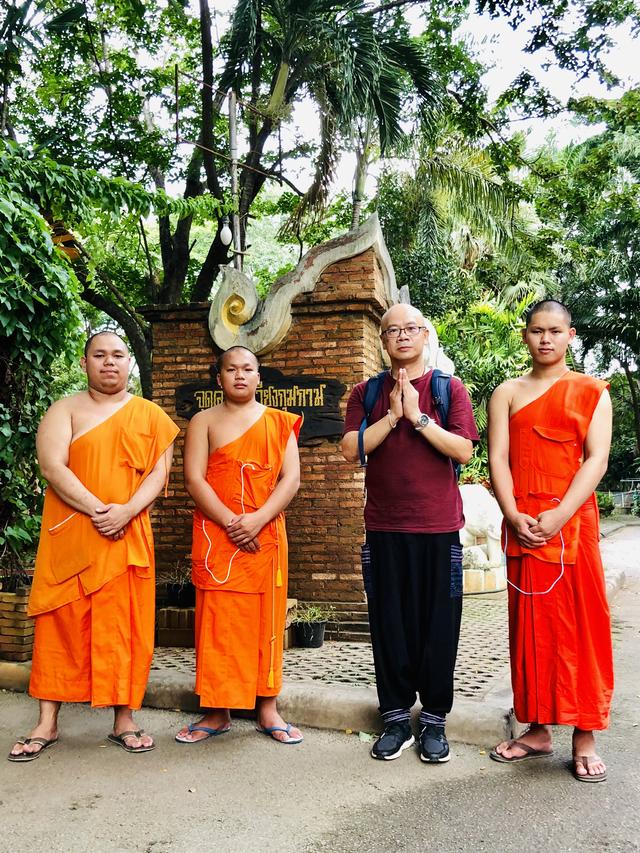 光头十年不剪发留多长,十年老光头