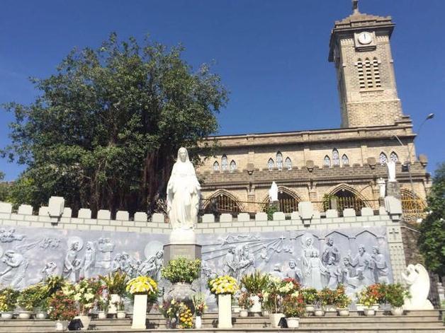 暑假去海滩玩儿哪里最合适,越南芽庄小海滩