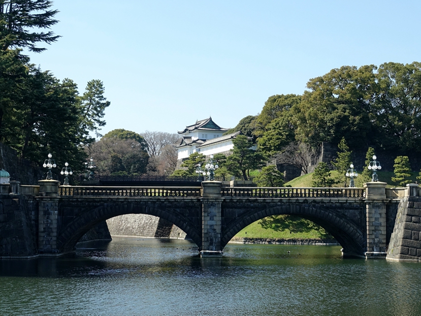 日本皇宫的屋顶为什么是绿色的,日本皇宫为什么这么简陋