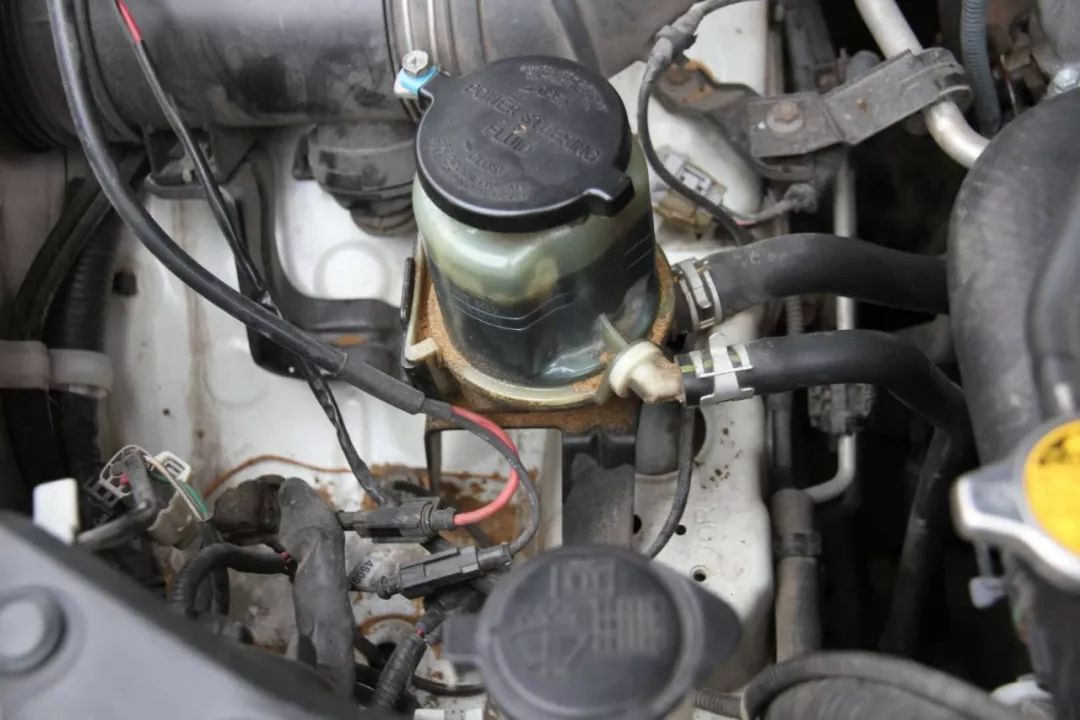 老车翻新：15年后的邂逅，普拉多LC120旧车换新颜，满血复活。