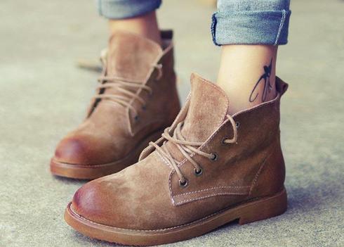 入手两款马丁靴纠结选哪个,大家都推荐的马丁靴是哪款