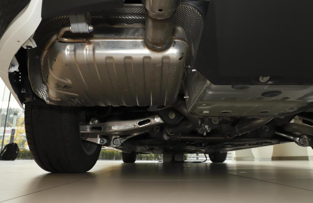 捷豹xel前脸发光小豹子,捷豹2019款xel所有功能介绍