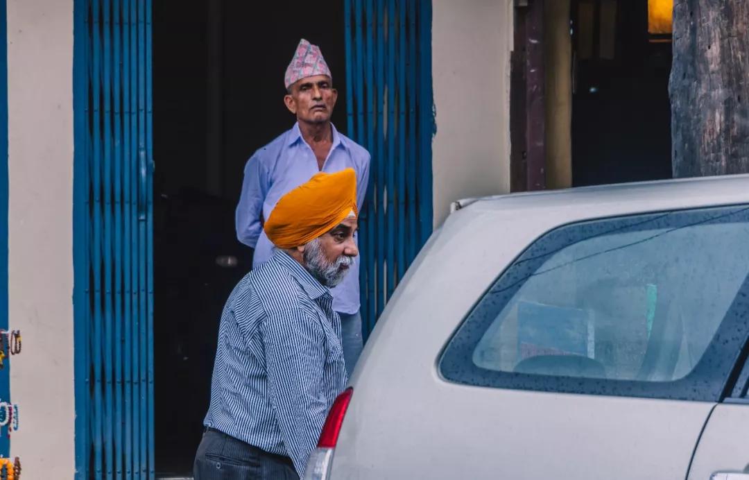 这个微笑国度,见人就夸漂亮,300元就能在天空滑翔