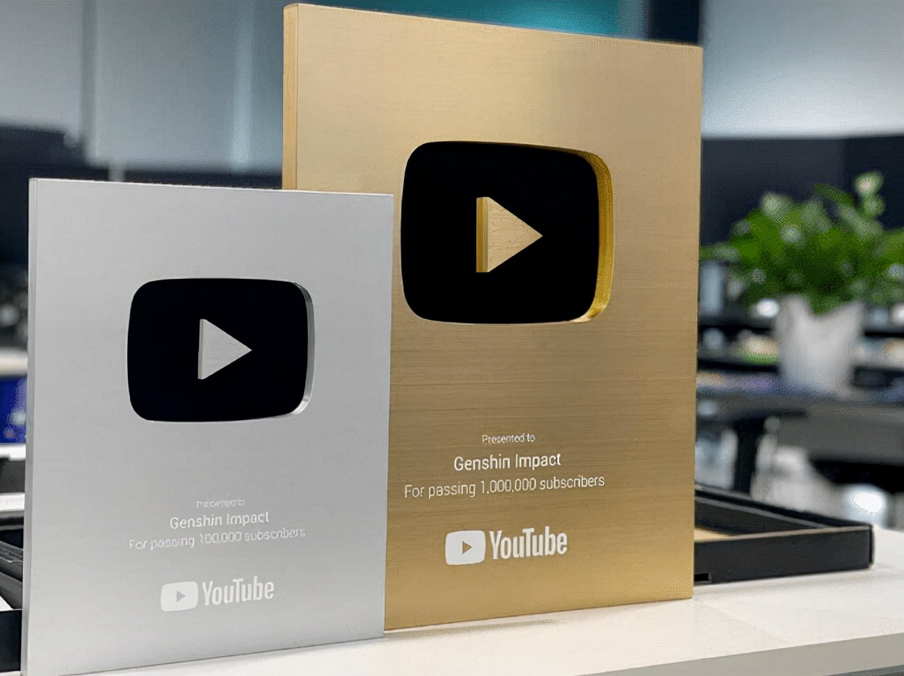 《原神》等二次元产品发力暑期档，《云上城之歌》空降收入榜