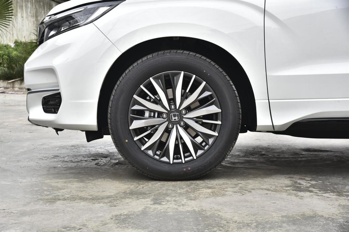 养一台入门级车需要多少钱,养一台15万左右的车需要多少钱