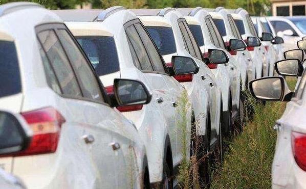 建议穷人买三款车奔驰宝马奥迪,这四种车绝不能买