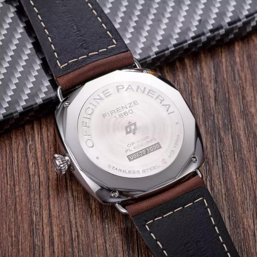 夜店戴表三要素：荧光要亮、万元以上且耐碰撞