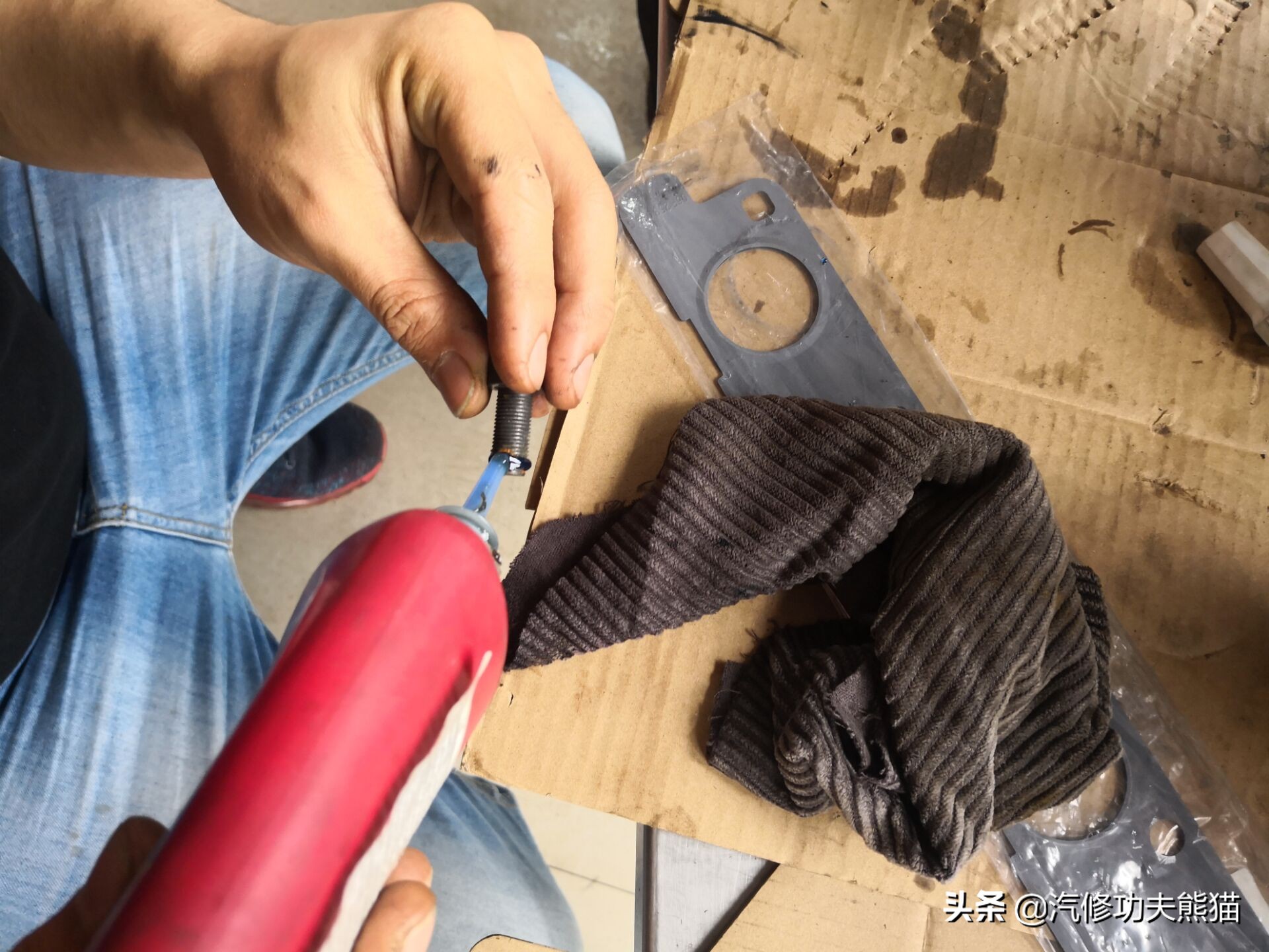 10年奥迪a6l2.0t烧机油维修,奥迪a6l2.0t烧机油吗