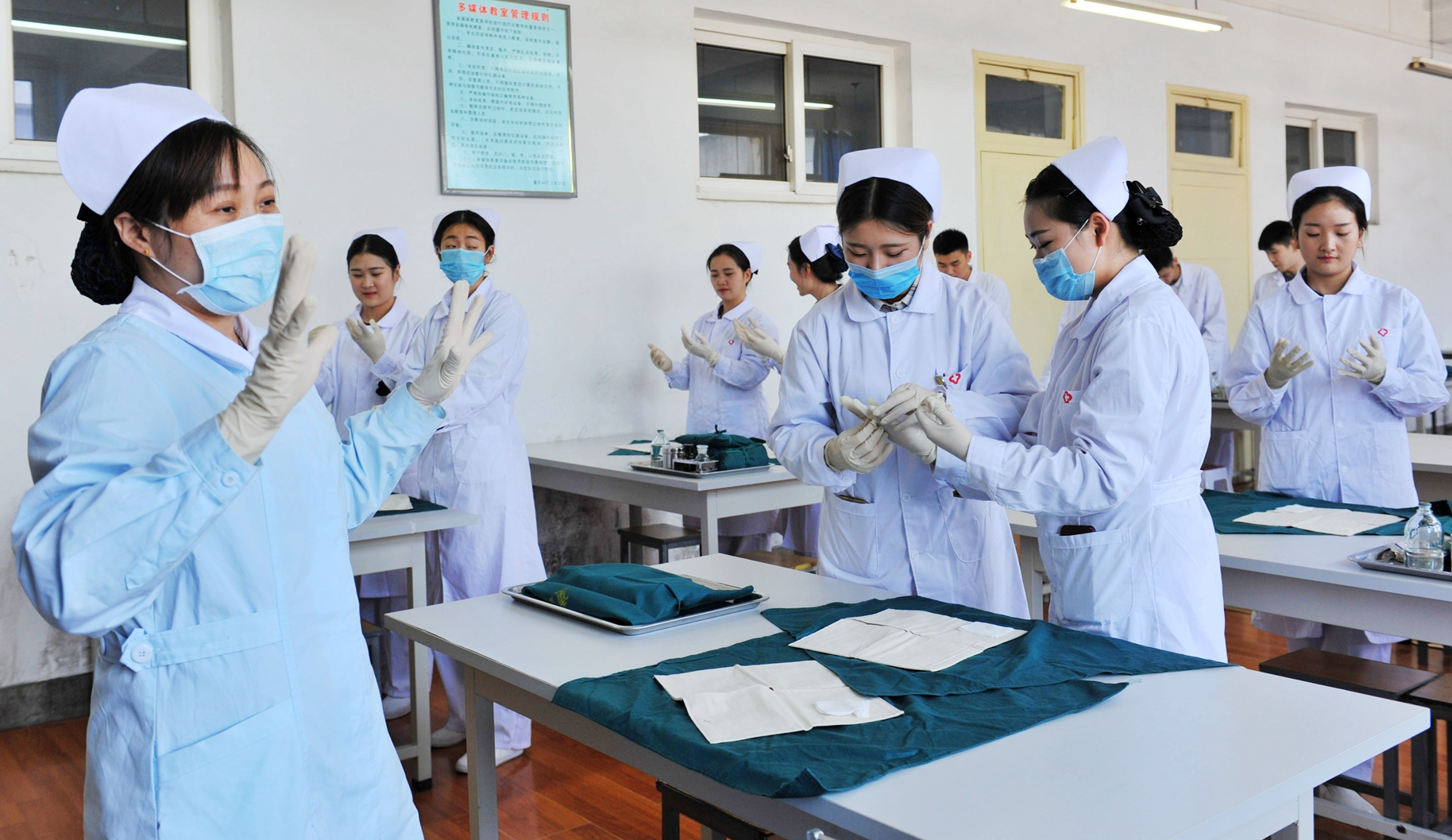 二本医学院校贵州理科录取分数线,350分在贵州能上哪所医学院校