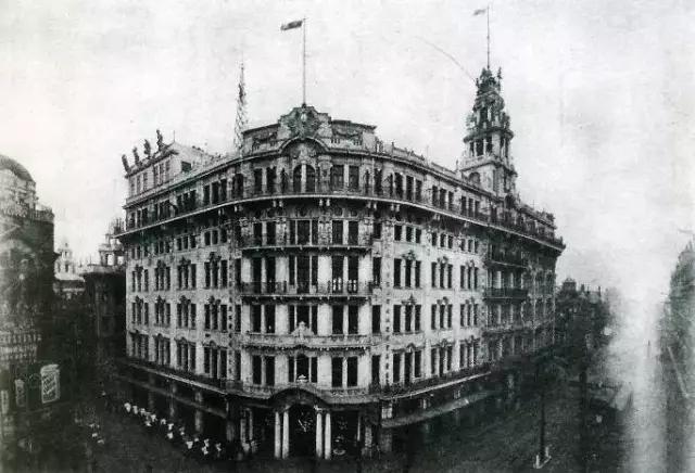 穿旗袍捉奸,86岁依然优雅,死后捐遗体,她才是中国最后一位贵族