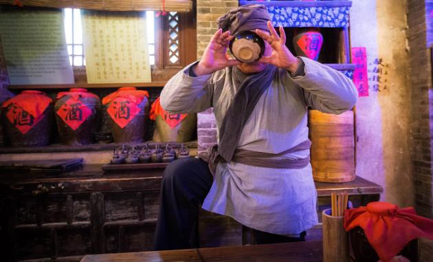 古人喝一口酒,古人喝的酒和现在酒哪个好喝