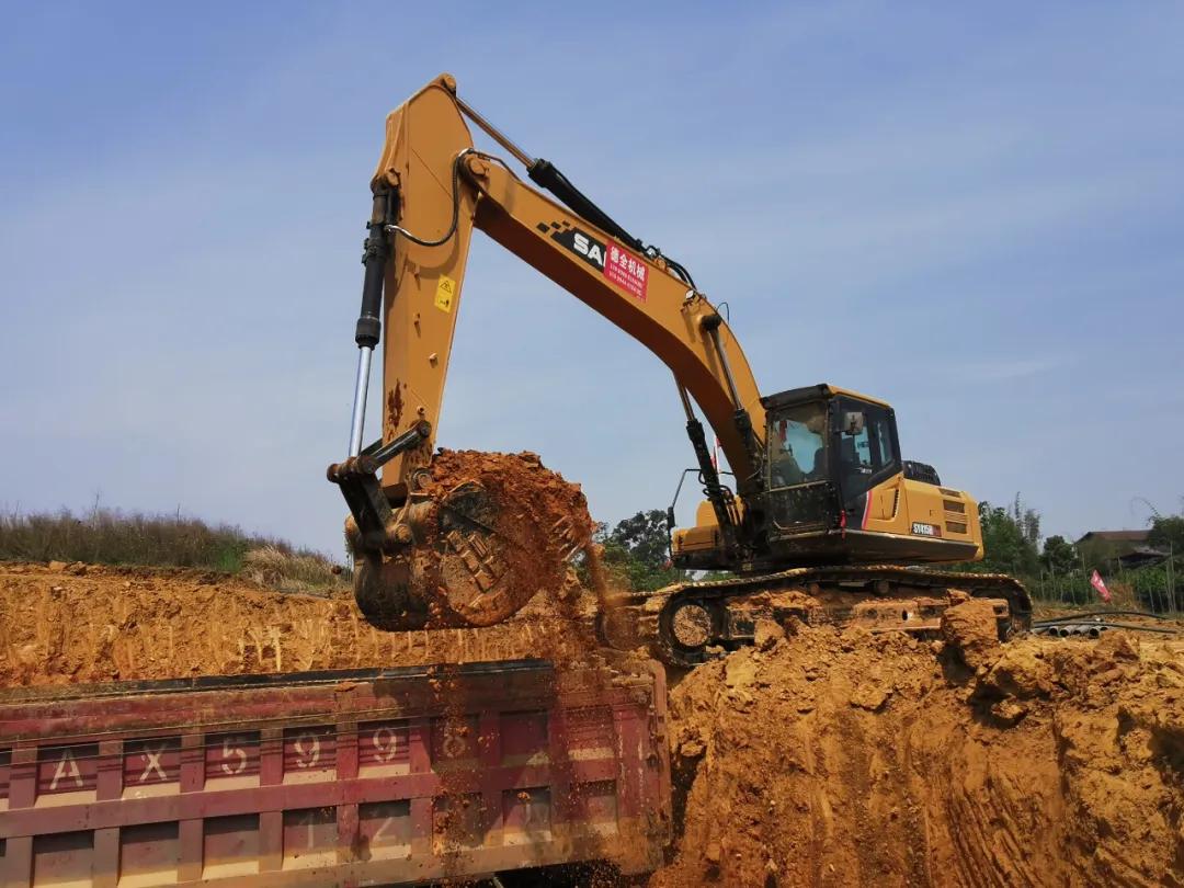 挖机怎么操作省油,挖机怎么挖不费油