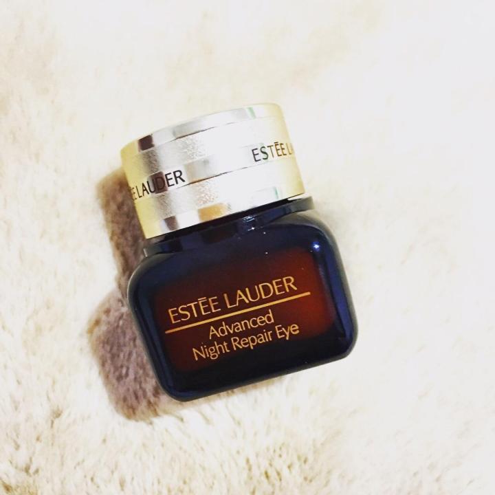 兰蔻和雅诗兰黛护肤品要选择哪个,兰蔻粉水雅诗兰黛小棕瓶倩碧黄油