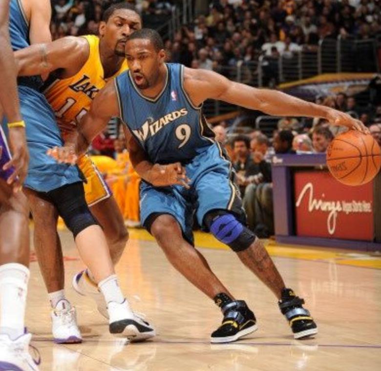 不穿篮球鞋打球会怎么样,穿莆田篮球鞋打球有问题吗