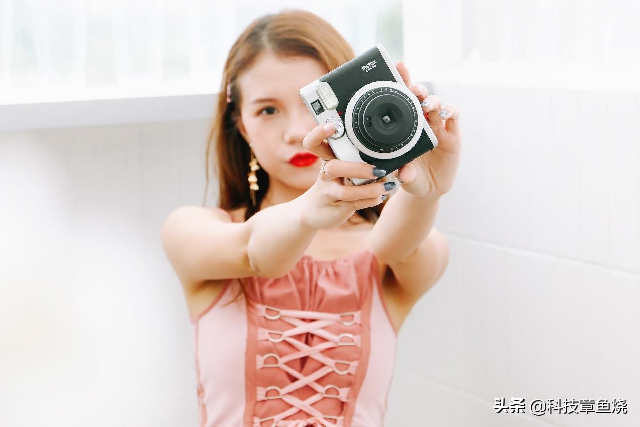 富士instaxmini90属于什么相机,富士instaxmini90值不值得入手