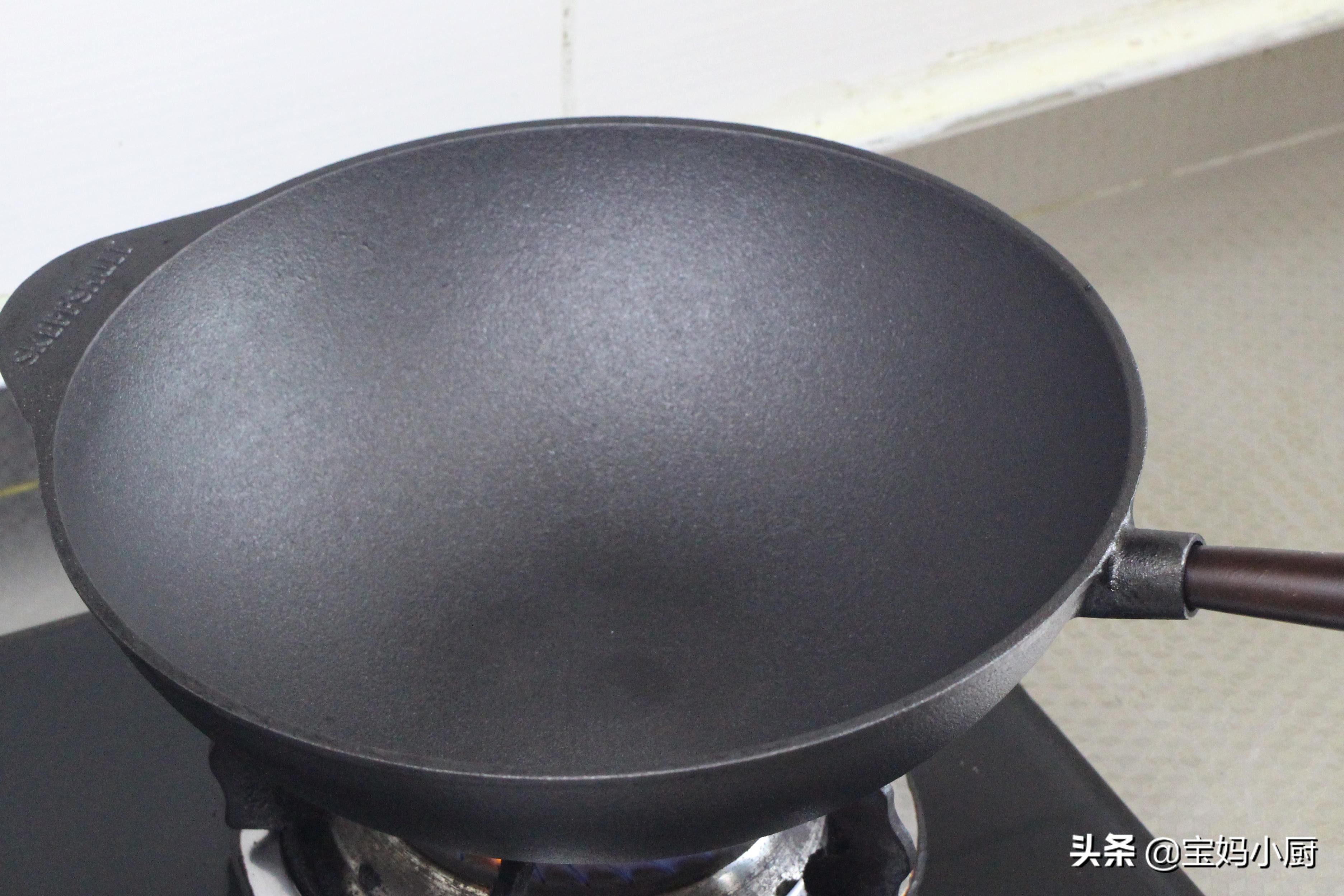 砂锅的开锅方法简单几步不粘不裂,铁锅用过的怎么开锅