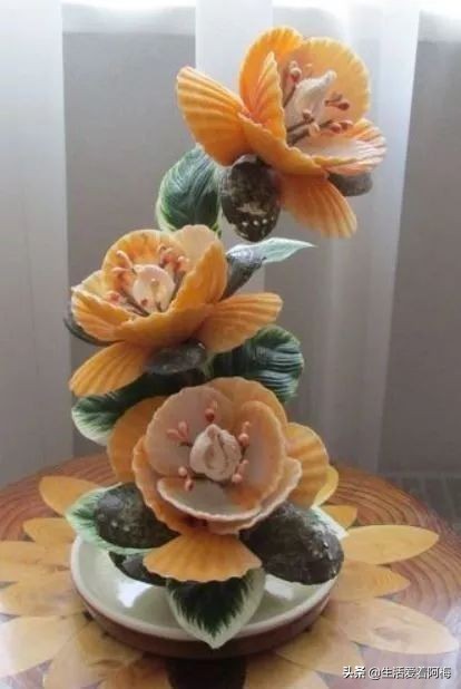 在贝壳里做上好看的装饰,简单的贝壳的工艺品