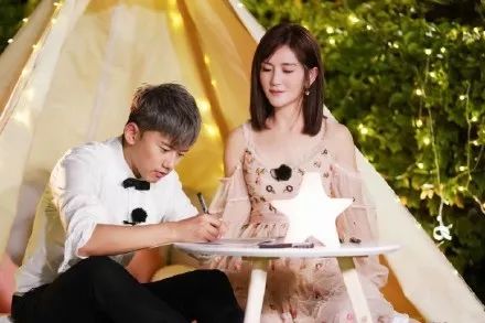 张杰谢娜结婚后刘烨去过快本吗,谢娜和张杰结婚刘烨送祝福的视频